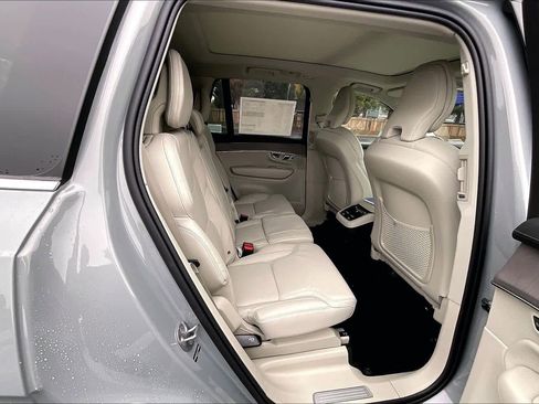 New 2026 Volvo XC90 B6 Ultra image 27