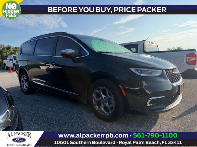 Used 2023 Chrysler Pacifica Limited AWD/4WD image 1