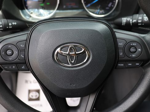Used 2020 Toyota RAV4 XLE w/ All Weather Liner Package AWD/4WD image 26
