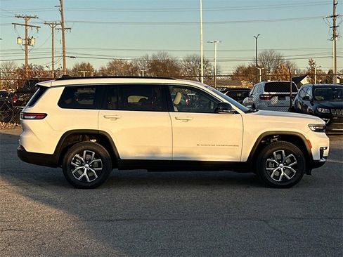 New 2025 Jeep Grand Cherokee L Limited image 2