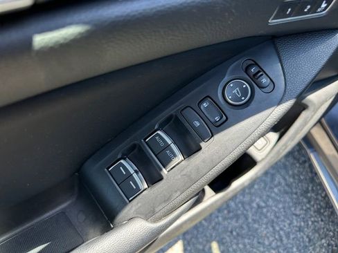 Used 2018 Honda Accord Touring image 19