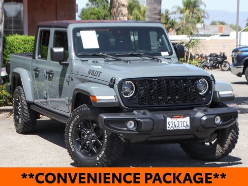 Used 2025 Jeep Gladiator Sport AWD/4WD image 2
