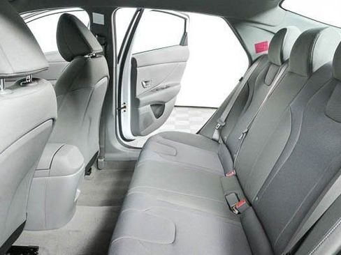 New 2026 Hyundai Elantra SE image 27