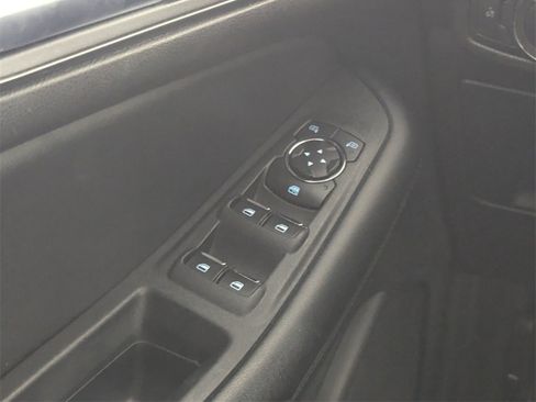 Used 2022 Ford Edge SE w/ Black Appearance Package image 16