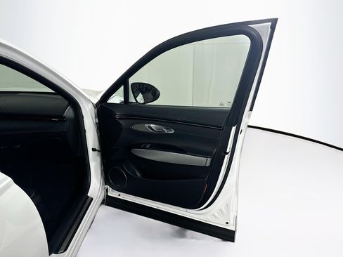 Used 2022 Genesis GV70 2.5T w/ Sport Prestige Package AWD/4WD image 34