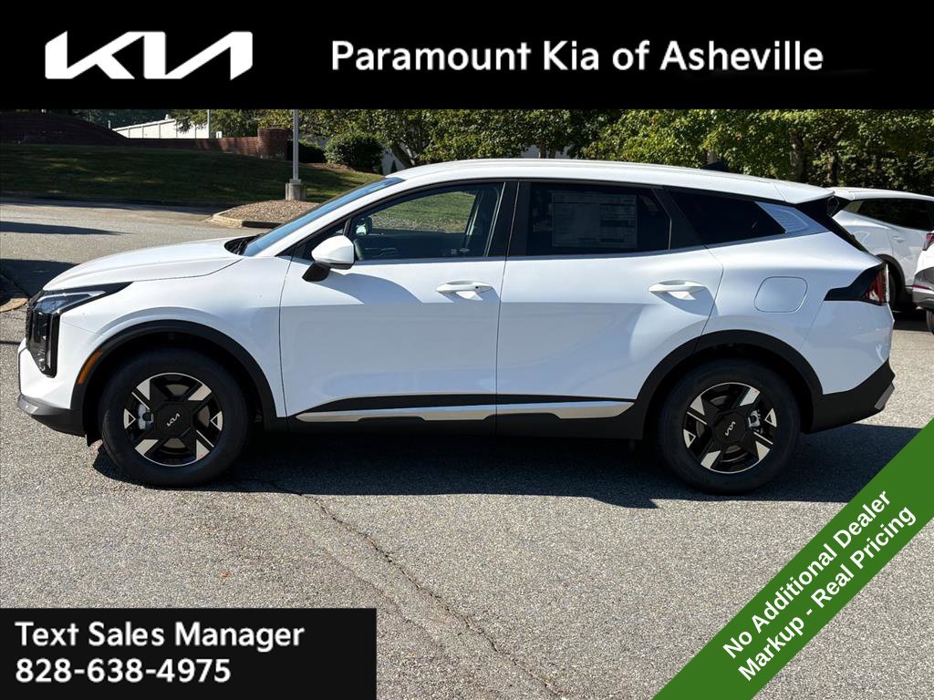 New 2027 Kia Sportage LX FWD image 3