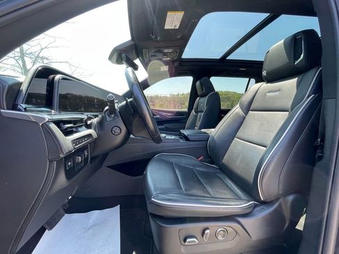 Certified 2024 Cadillac Escalade Sport w/ LPO, ONYX Package AWD/4WD image 31