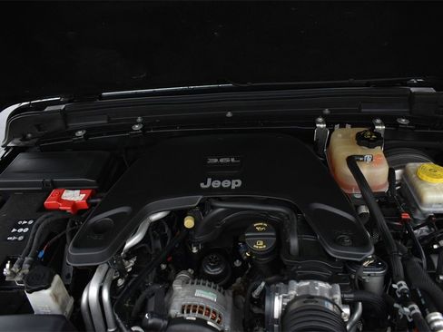 Used 2018 Jeep Wrangler Sport image 34