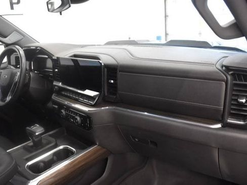 Used 2022 Chevrolet Silverado 1500 LT Trail Boss w/ Protection Package AWD/4WD image 18
