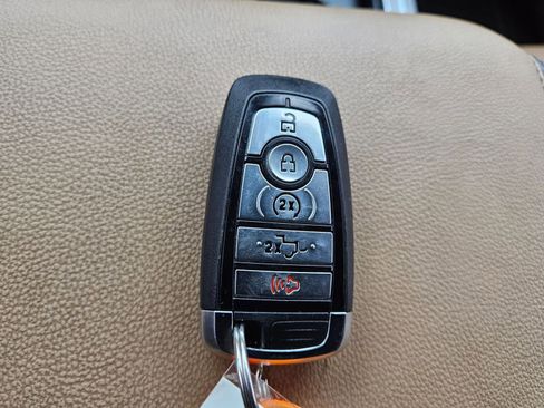 Used 2024 Ford F250 Lariat w/ Chrome Package image 31