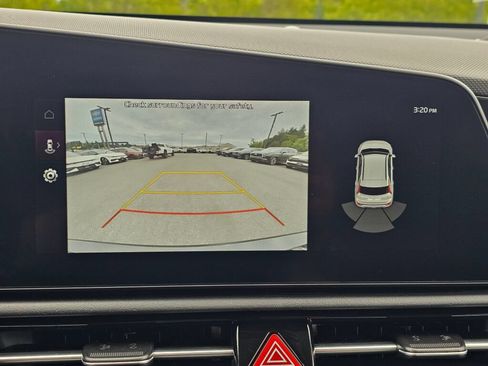 Certified 2025 Kia Niro Wind FWD image 15
