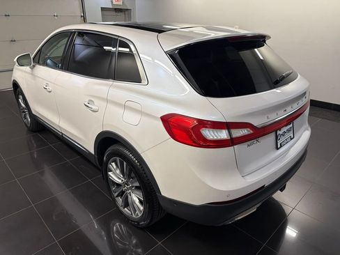 Used 2017 Lincoln MKX Reserve w/ Driver Assistance Package AWD/4WD image 4