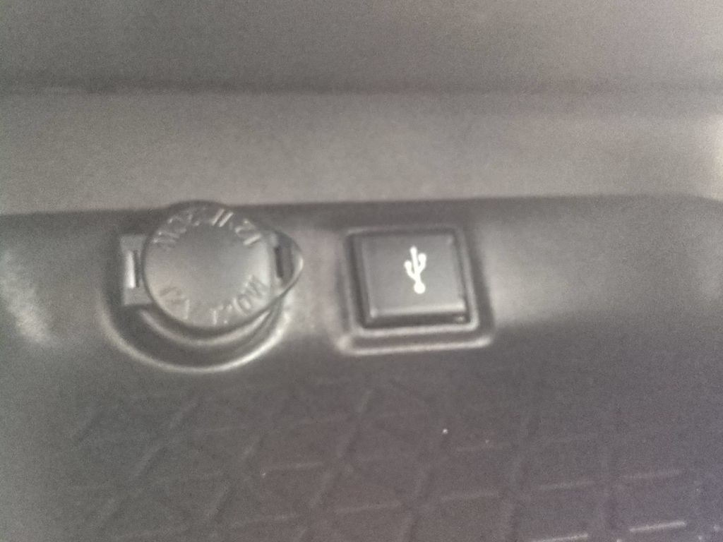Used 2021 Toyota RAV4 LE FWD image 24