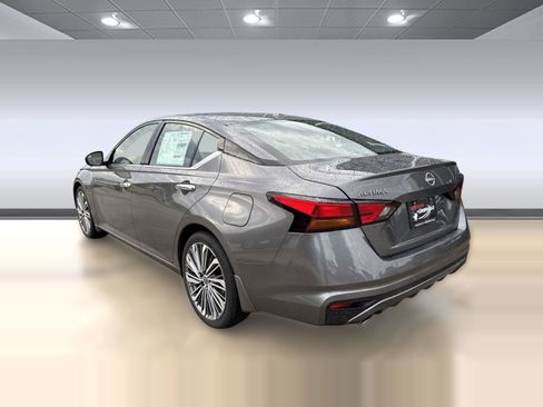 New 2025 Nissan Altima 2.5 SL image 3