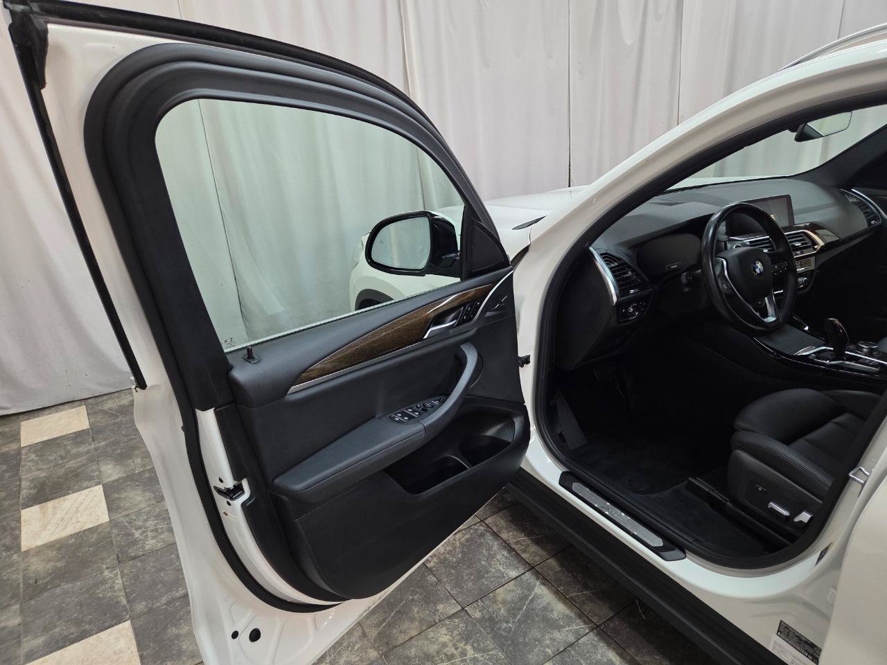 Used 2020 BMW X3 xDrive30i AWD/4WD image 9