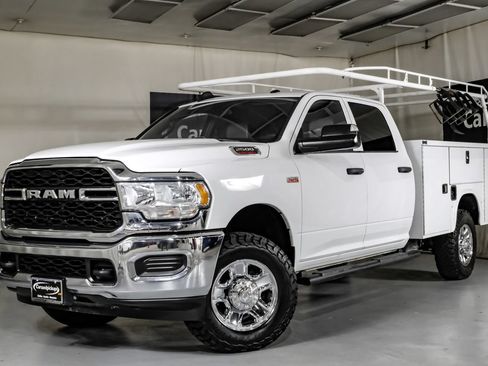 Used 2022 RAM 2500 Tradesman w/ Chrome Appearance Group AWD/4WD image 4