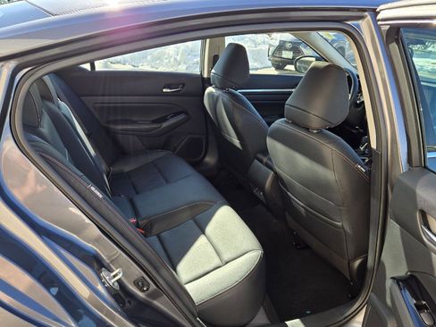 Used 2024 Nissan Altima 2.5 SR w/ SR Premium Package image 17