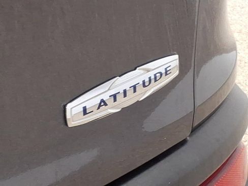 Used 2016 Jeep Cherokee Latitude w/ Cold Weather Group image 23