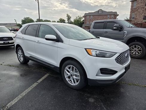 Used 2024 Ford Edge SEL AWD/4WD image 3