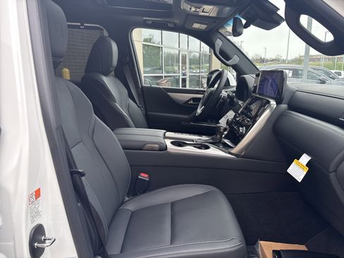 Used 2026 Lexus LX 600 F Sport image 33