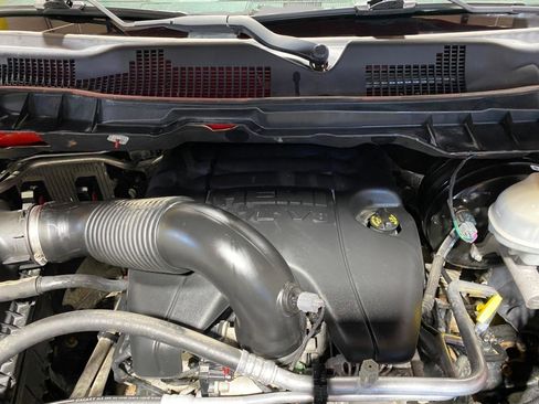 Used 2018 RAM 1500 Express w/ Express Value Package image 24