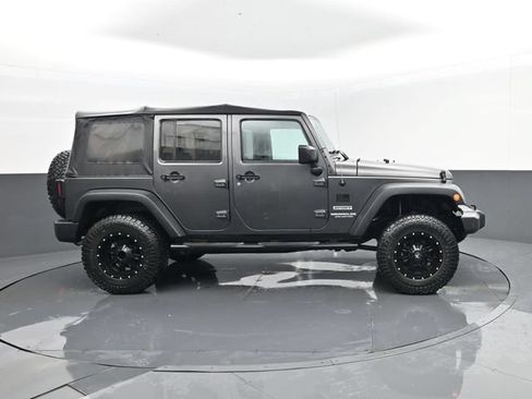Used 2017 Jeep Wrangler Unlimited Sport w/ Quick Order Package 24S AWD/4WD image 4