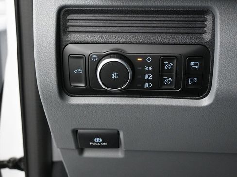 New 2026 Ford F250 XLT w/ FX4 Off-Road Package AWD/4WD image 12