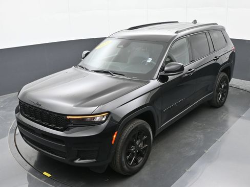 Used 2024 Jeep Grand Cherokee L Laredo AWD/4WD image 45