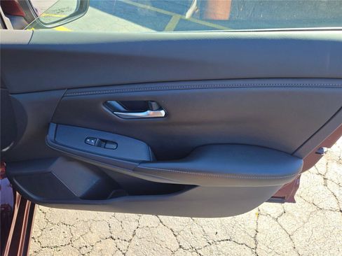 Used 2023 Nissan Sentra SV image 6