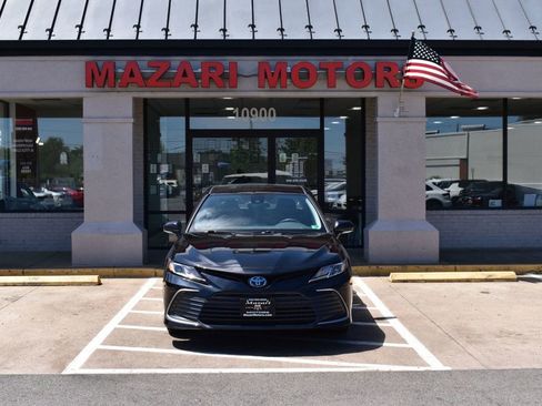 Used 2023 Toyota Camry LE FWD image 3