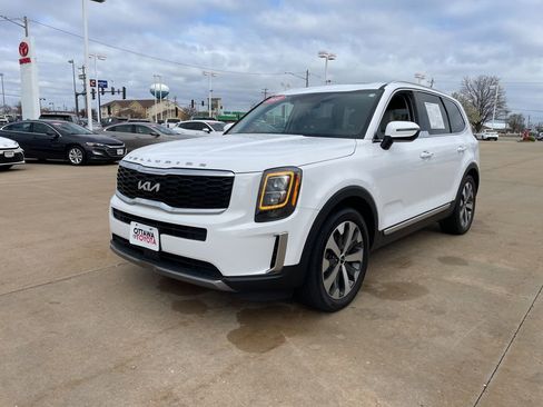 Used 2022 Kia Telluride EX w/ EX Premium Package AWD/4WD image 2
