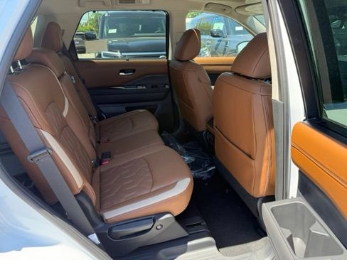 New 2026 Nissan Pathfinder Platinum w/ Cargo Package AWD/4WD image 28