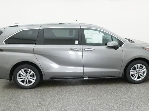 New 2026 Toyota Sienna Limited image 68