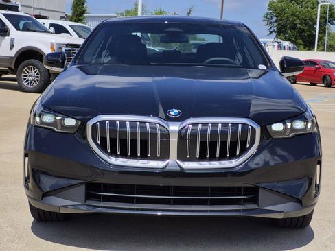 New 2026 BMW 530i w/ Premium Package image 2