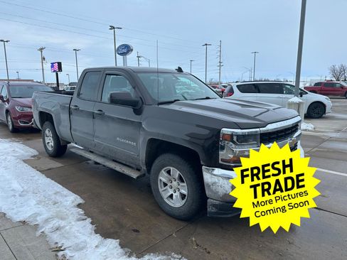 Used 2018 Chevrolet Silverado 1500 LT image 3