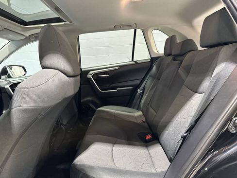 Certified 2020 Toyota RAV4 XLE w/ Convenience Package AWD/4WD image 15