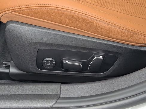 Used 2024 BMW 330i xDrive Sedan w/ Premium Package image 15