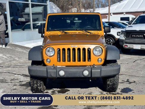 Used 2014 Jeep Wrangler Unlimited Rubicon w/ Connectivity Group image 2