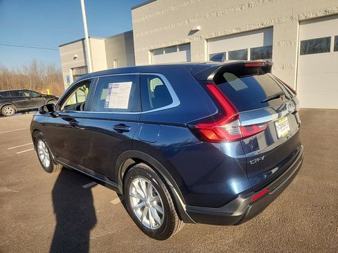 Used 2025 Honda CR-V EX image 4