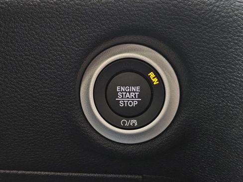 New 2026 Chrysler Pacifica Select FWD image 28