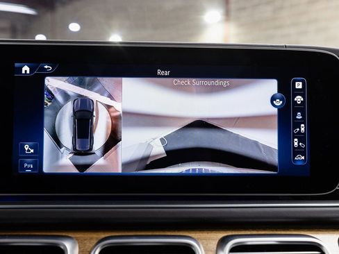 Used 2024 Mercedes-Benz Maybach GLS 600 4MATIC image 18