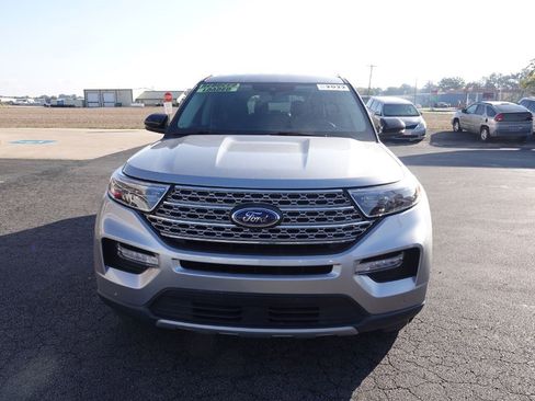 Used 2022 Ford Explorer Limited w/ Equipment Group 301A image 2