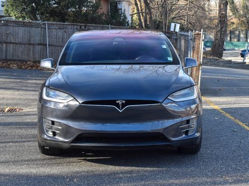 Used 2018 Tesla Model X 75D image 13