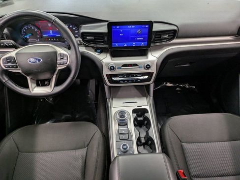 Used 2022 Ford Explorer XLT image 22