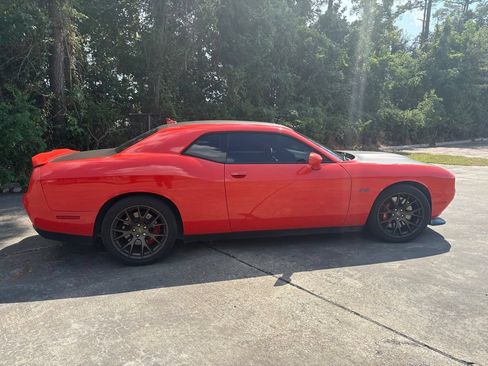 Used 2018 Dodge Challenger SRT w/ Technology Group RWD image 3