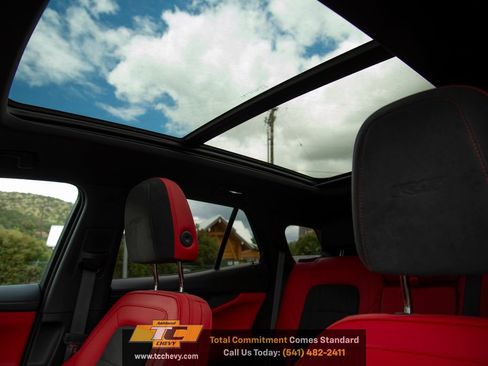 New 2025 Chevrolet Blazer EV RS AWD/4WD image 12