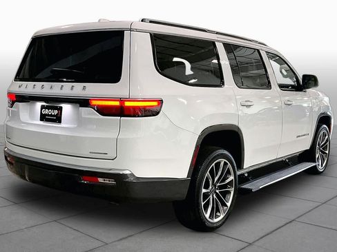 Used 2022 Jeep Wagoneer Series III w/ Premium Group I AWD/4WD image 12