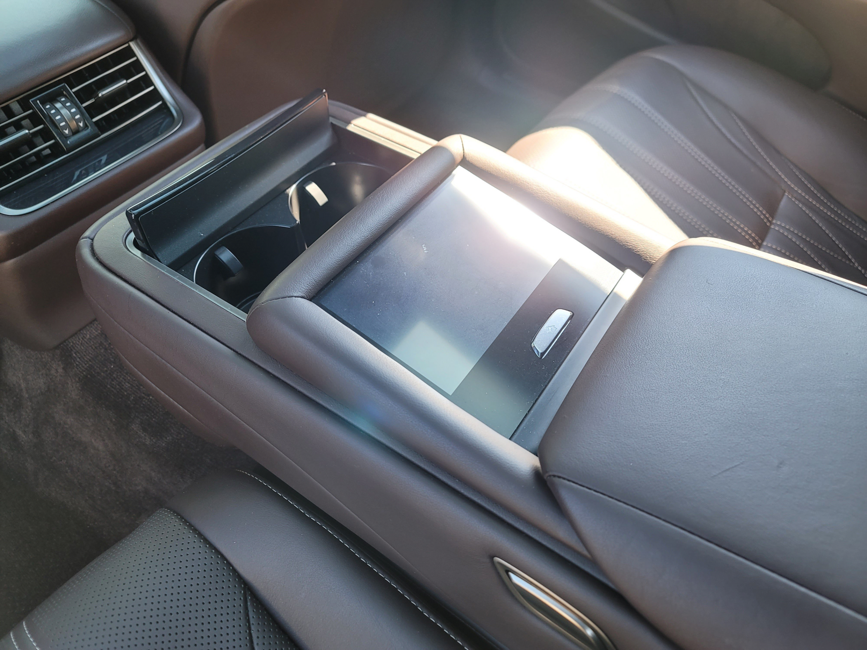 Used 2018 Lexus LS 500 w/ Luxury Package RWD image 23