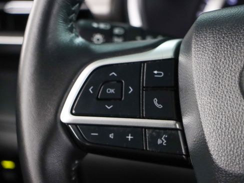 Used 2024 Toyota Highlander XLE image 13