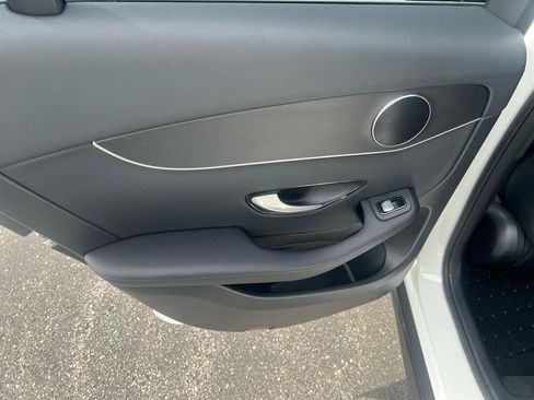 Used 2022 Mercedes-Benz GLC 300 4MATIC image 14